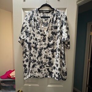 Womens Short Sleeve Floral Print Shirt - Dark green, grey & White